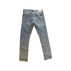 Calvin Klein Jeans, Men’s Slim Lite Wash.